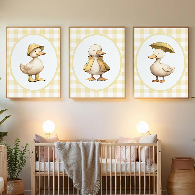 Baby Nursery Yellow Walls - Niedliches Kinderzimmer-Poster: Kleine Ente auf Gelbem