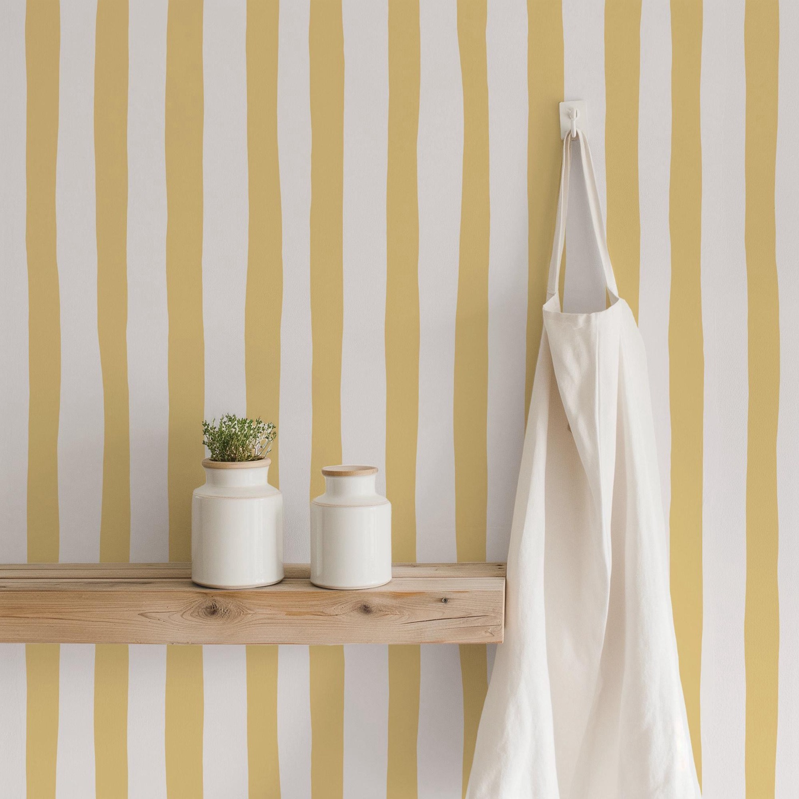Sunshine Yellow Wobbly Stripes – Baby Nursery Yellow Walls Bewertung und Preis